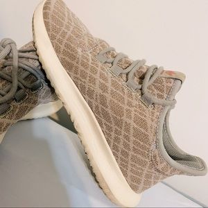 Womens Adidas Tubular size 8